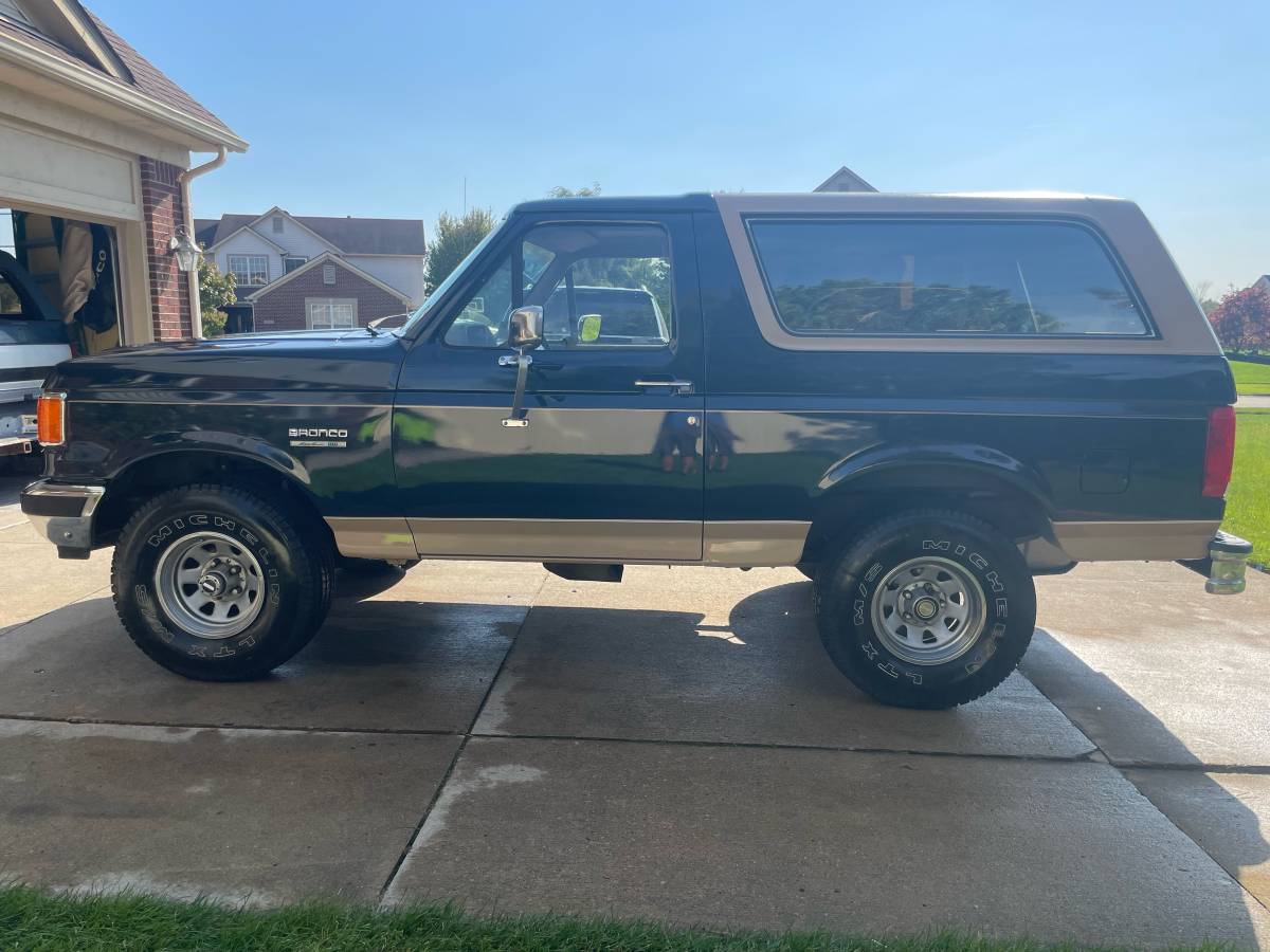 Ford-Bronco-1989-6