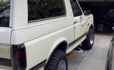 Ford-Bronco-1989-9