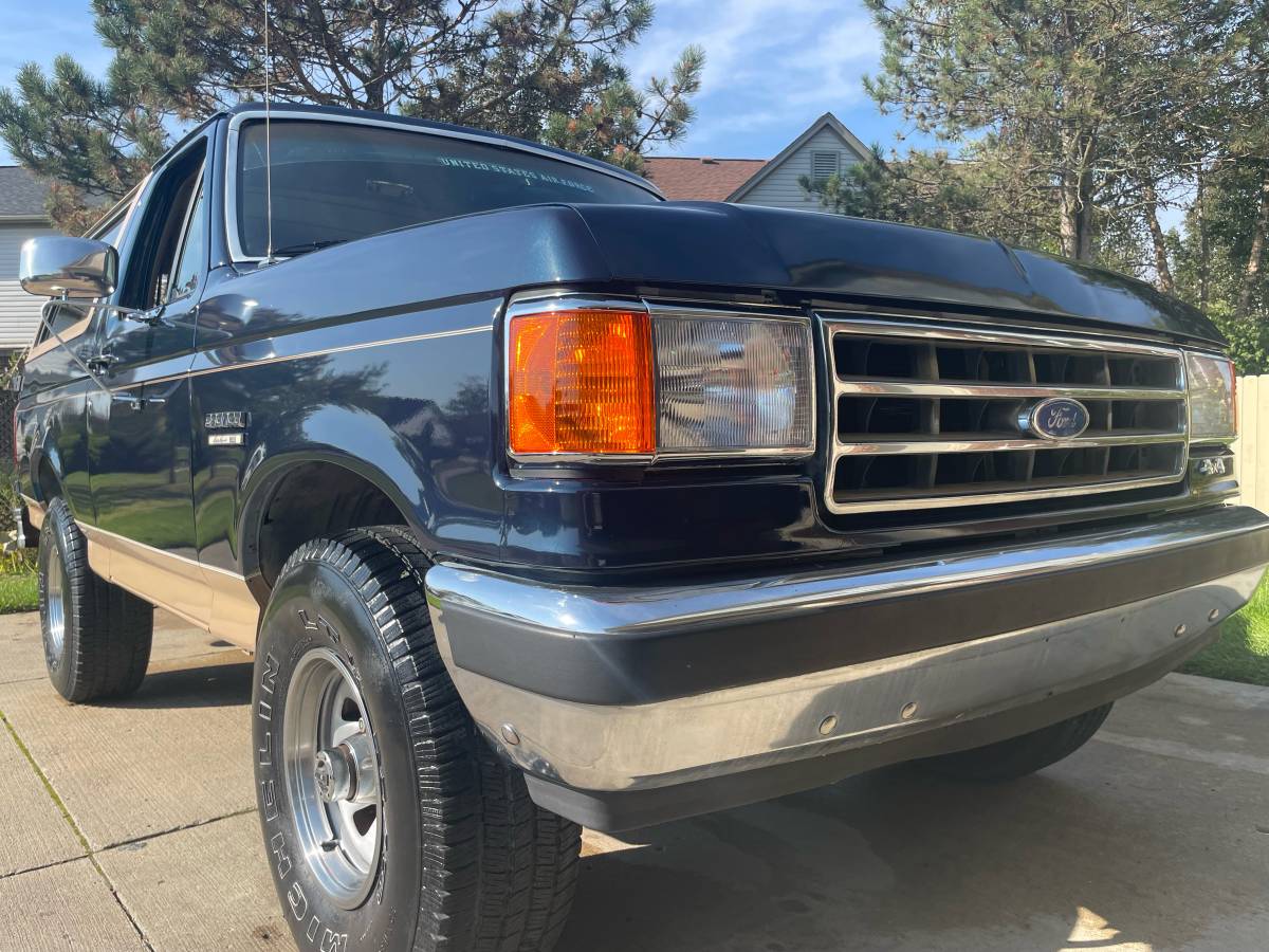 Ford-Bronco-1989-9