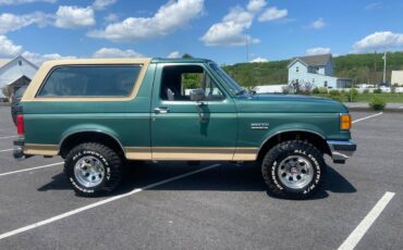 Ford-Bronco-1990