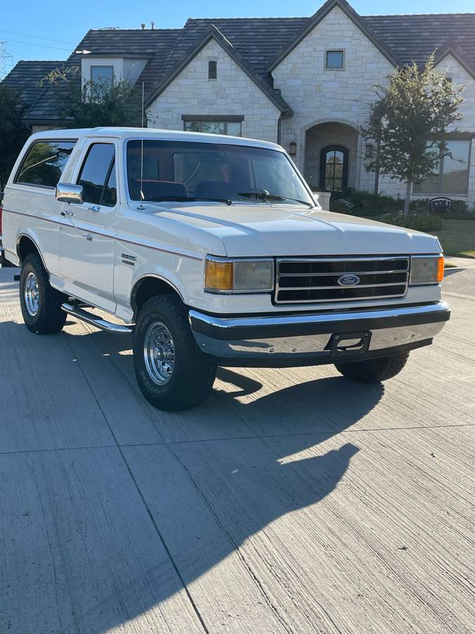 Ford-Bronco-1990-2