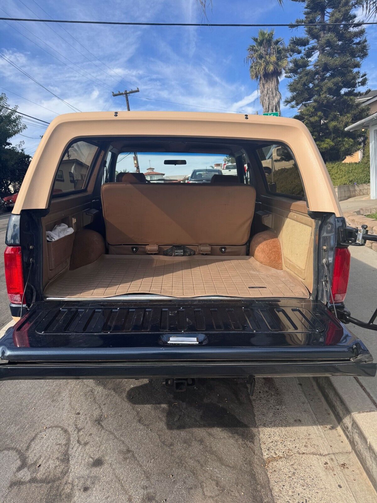 Ford-Bronco-1990-24