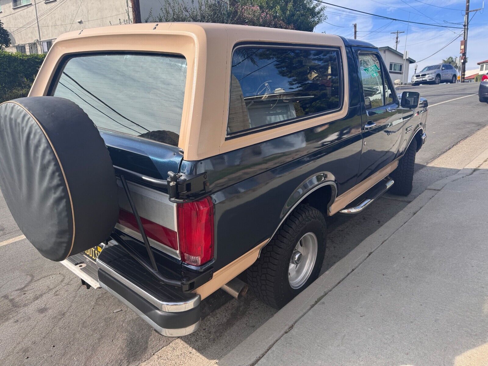 Ford-Bronco-1990-3