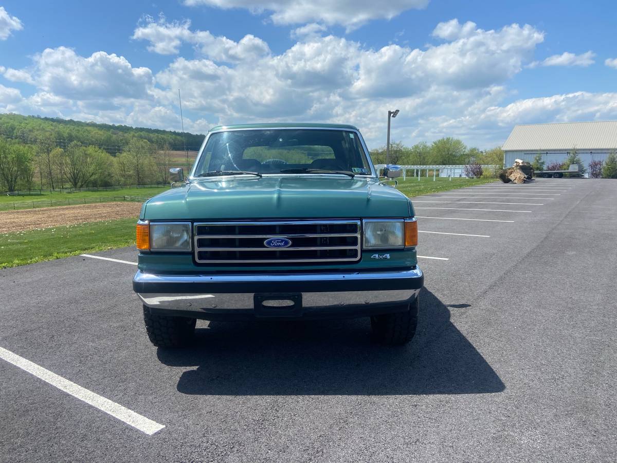 Ford-Bronco-1990-4