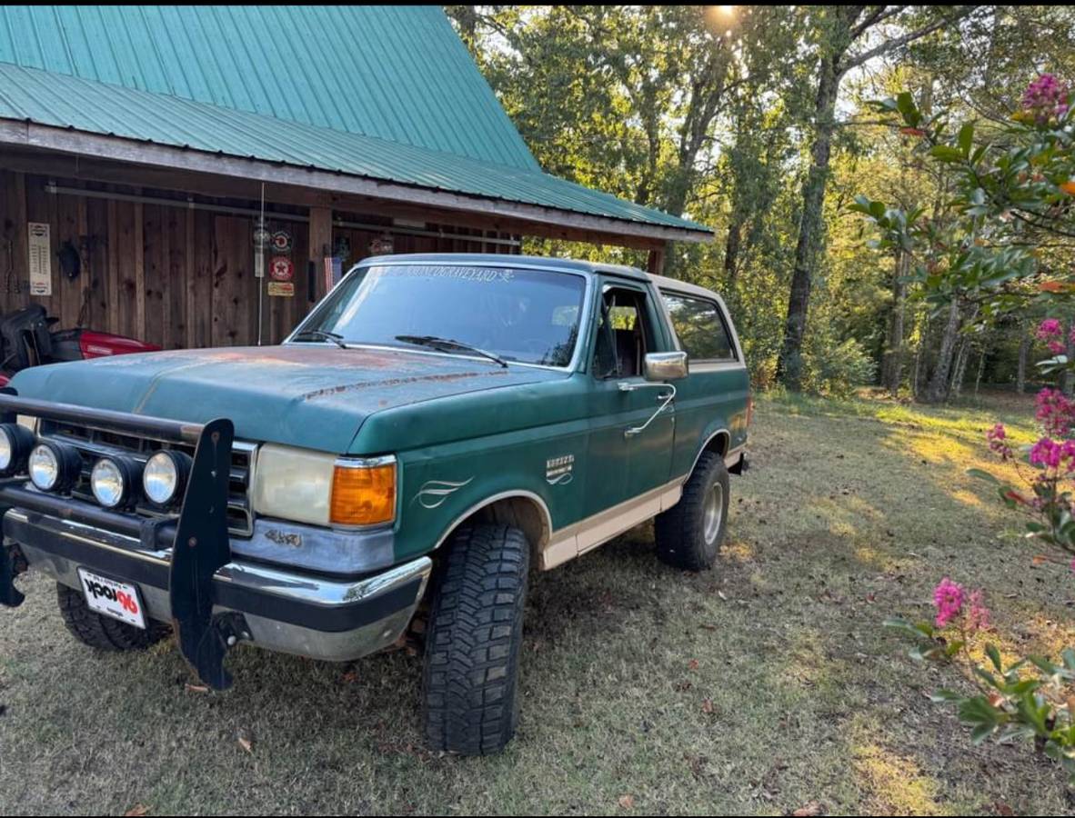 Ford-Bronco-1990-4