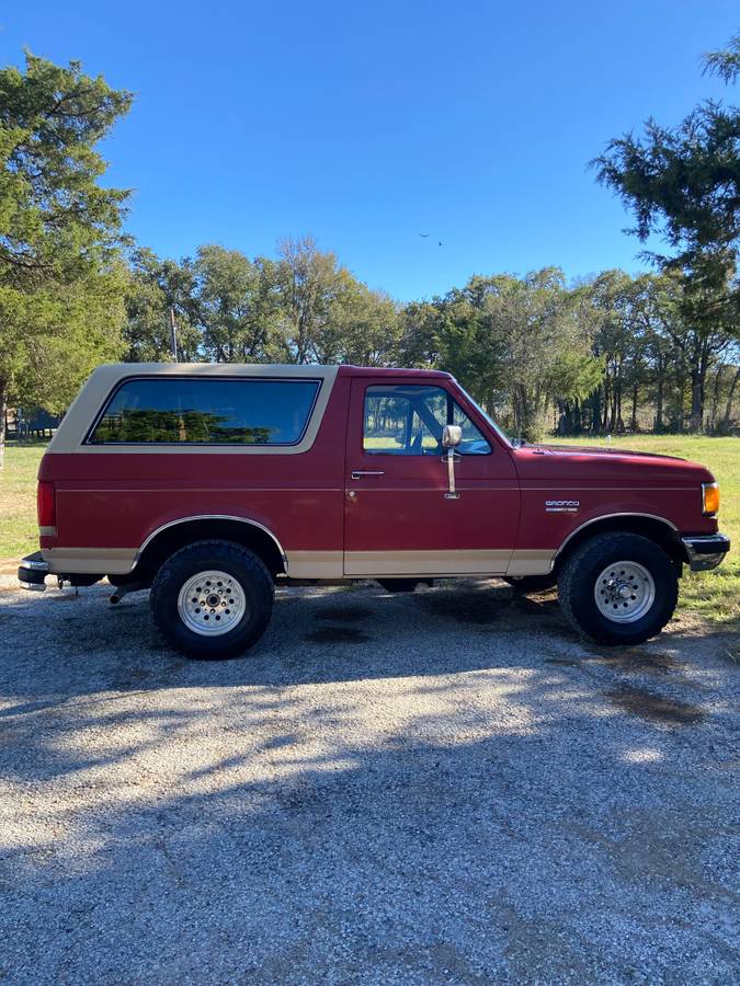 Ford-Bronco-1991-4