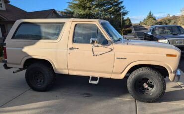 Ford-Bronco-4x4-1985