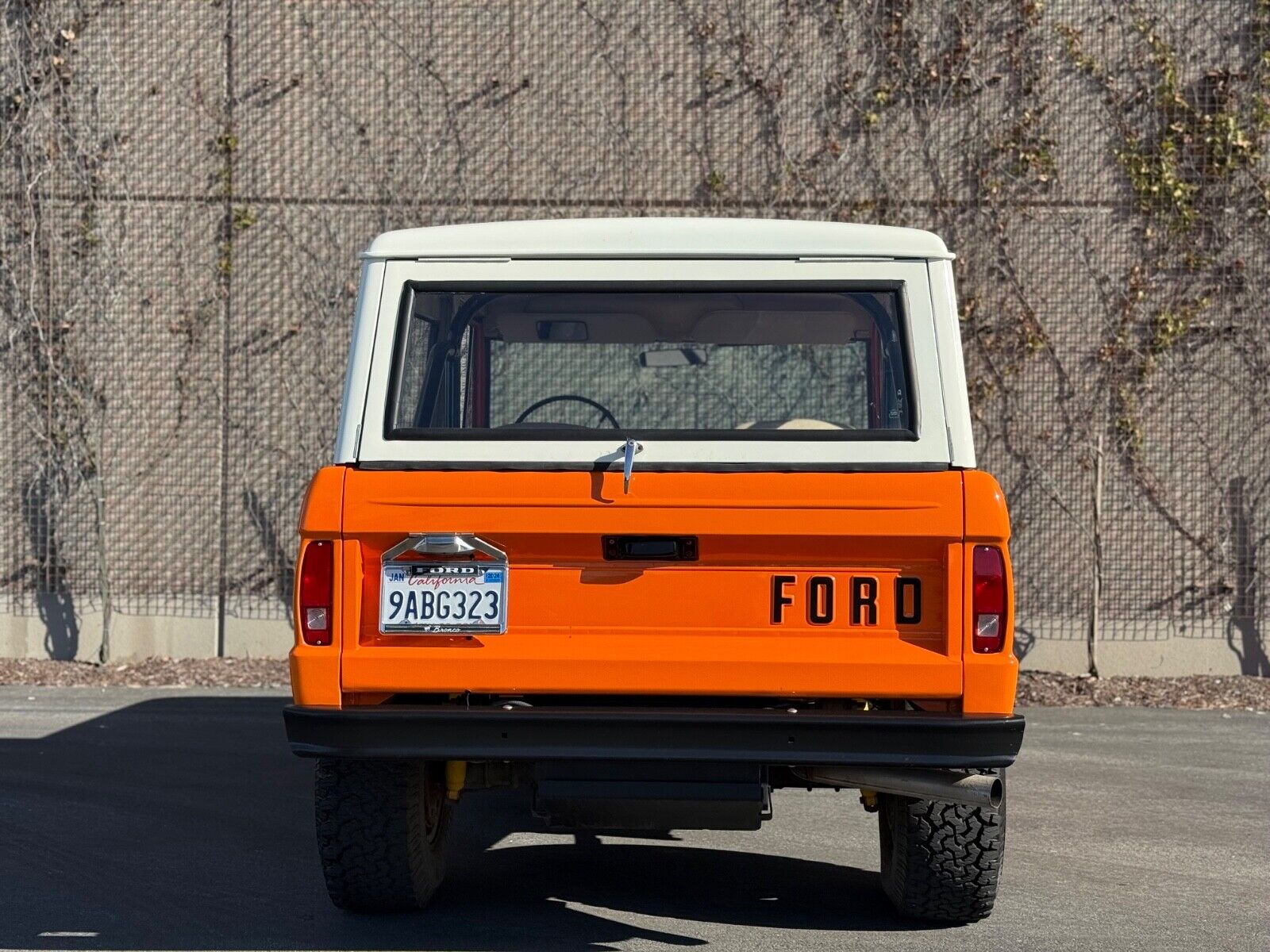 Ford-Bronco-Cabriolet-1977-3