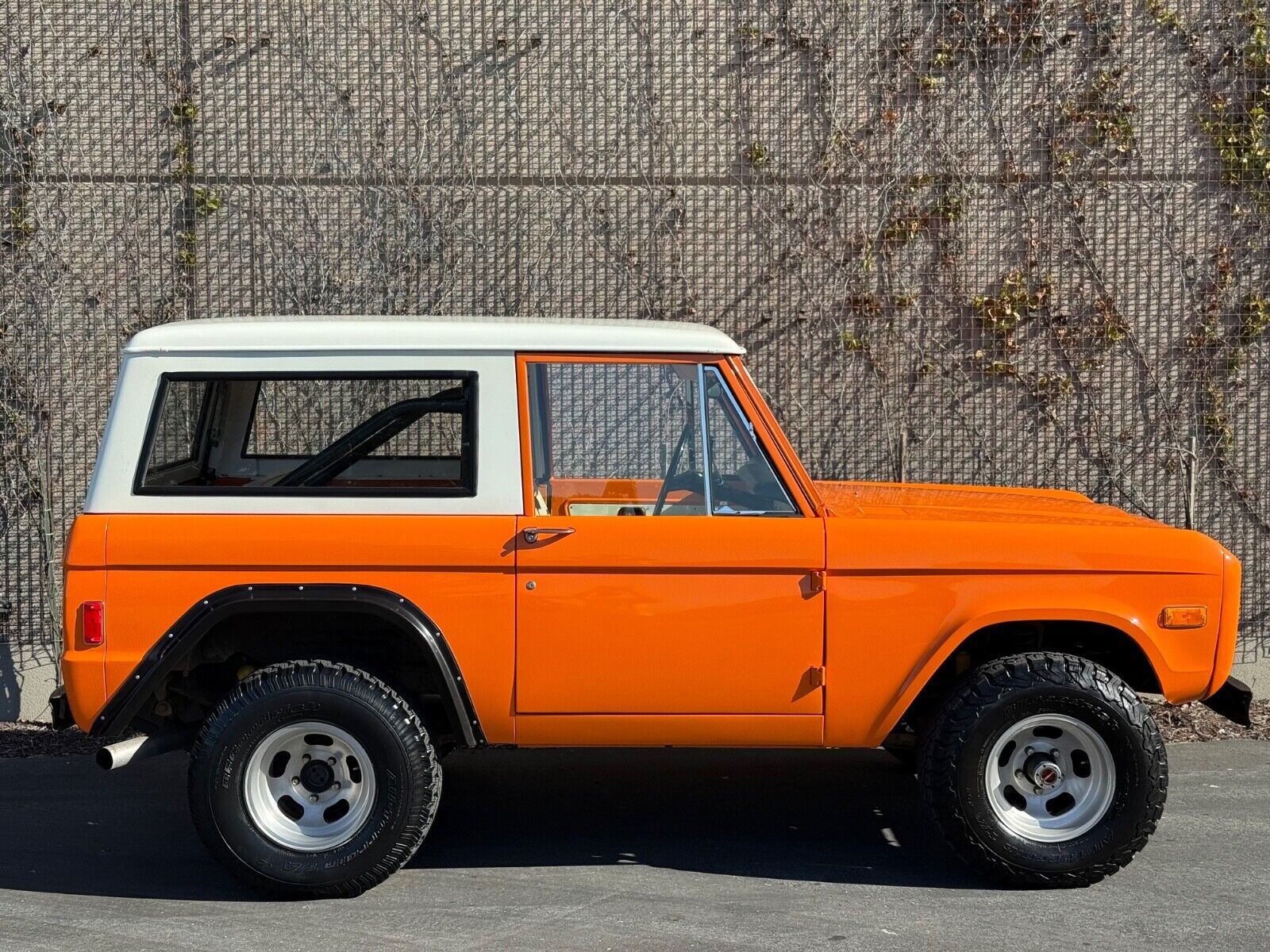 Ford-Bronco-Cabriolet-1977-4