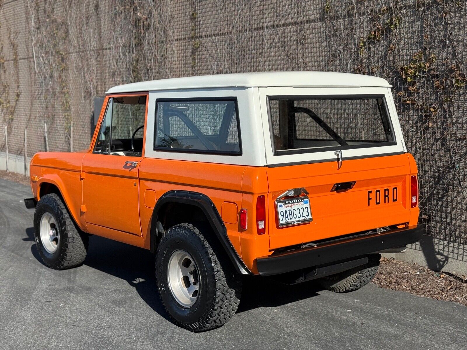 Ford-Bronco-Cabriolet-1977-6