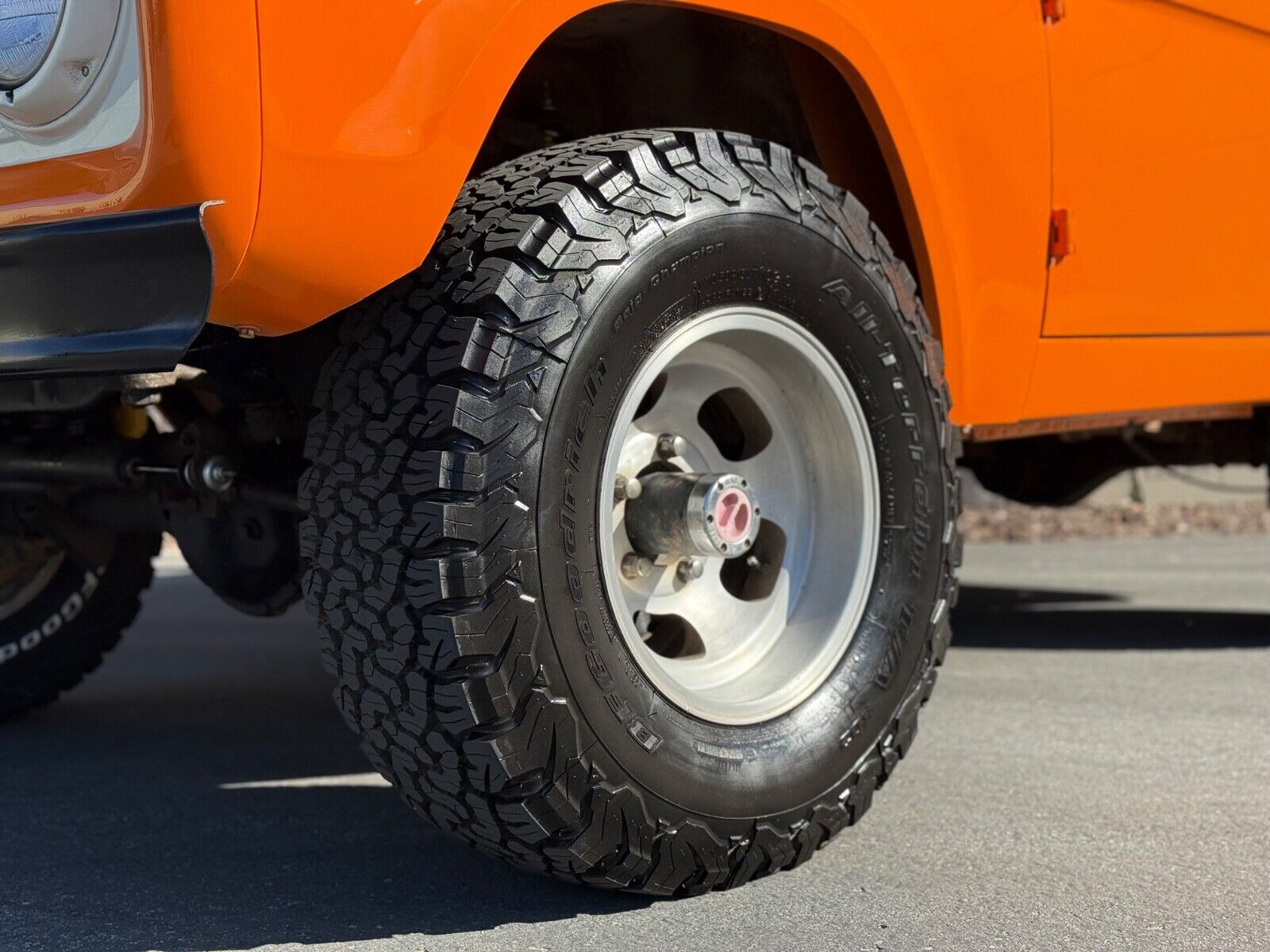 Ford-Bronco-Cabriolet-1977-8