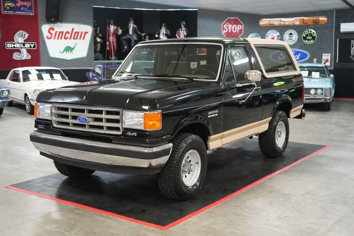 Ford-Bronco-Eddie-Bauer-4x4-SUV-1991-1