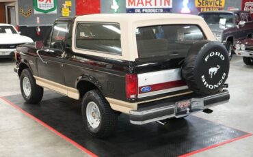 Ford-Bronco-Eddie-Bauer-4x4-SUV-1991-12