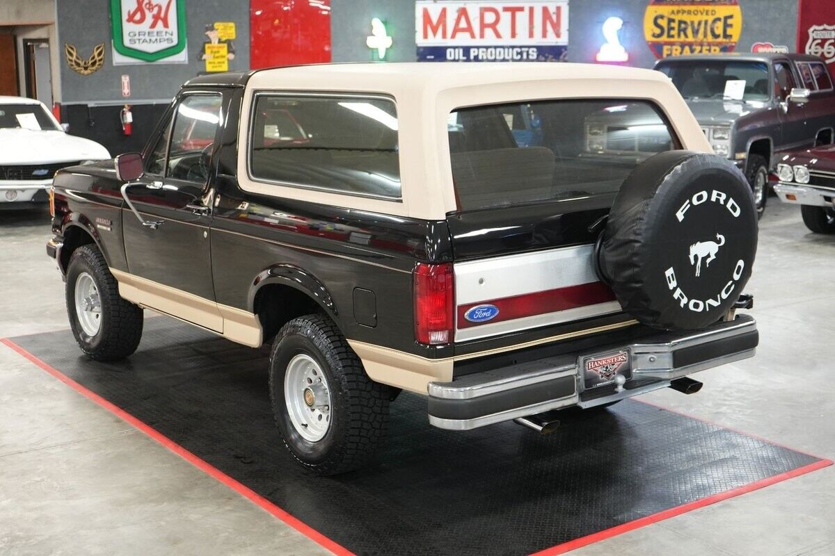 Ford-Bronco-Eddie-Bauer-4x4-SUV-1991-12