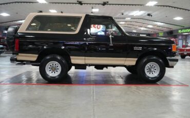 Ford-Bronco-Eddie-Bauer-4x4-SUV-1991-23