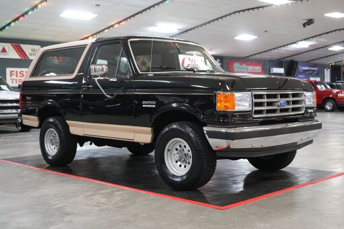 Ford-Bronco-Eddie-Bauer-4x4-SUV-1991-24