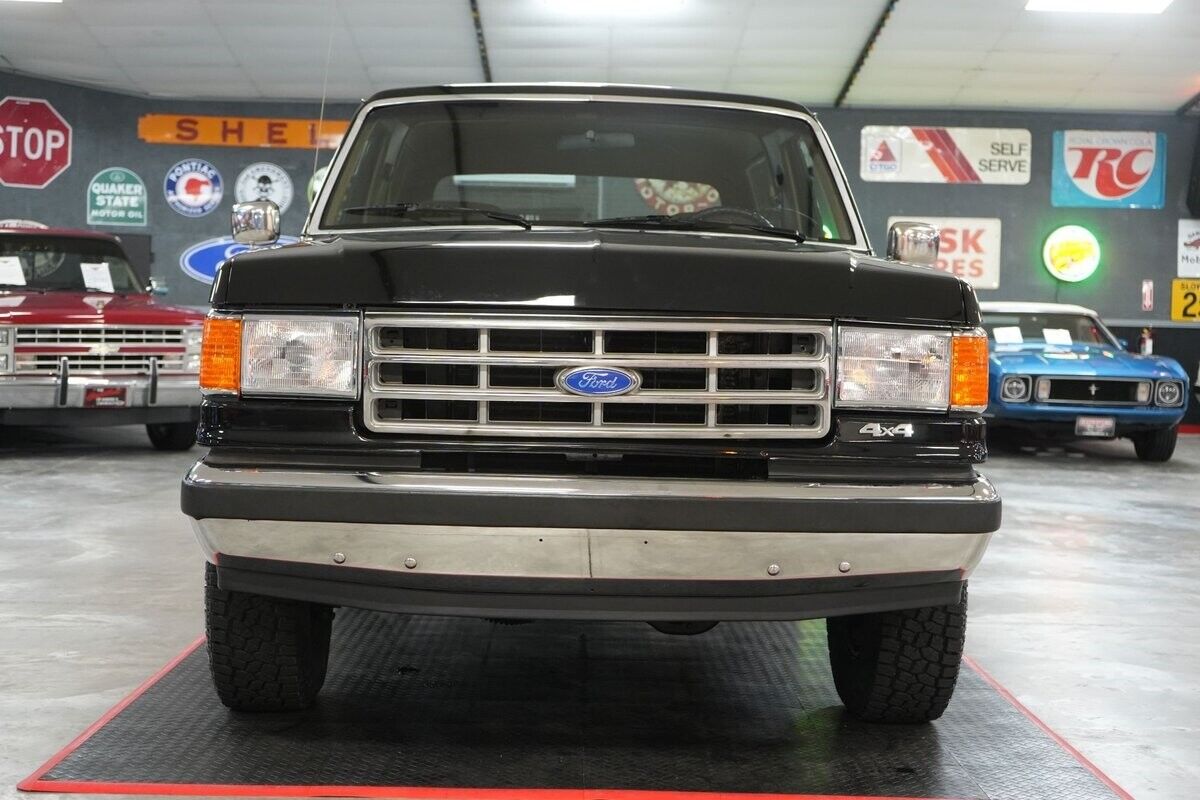 Ford-Bronco-Eddie-Bauer-4x4-SUV-1991-25