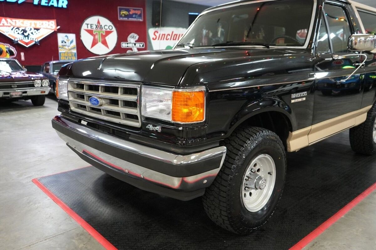 Ford-Bronco-Eddie-Bauer-4x4-SUV-1991-26