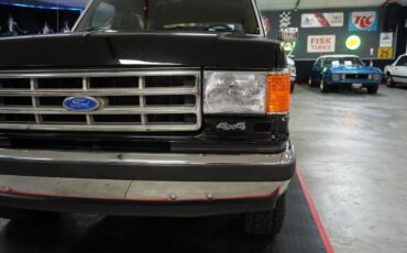 Ford-Bronco-Eddie-Bauer-4x4-SUV-1991-27