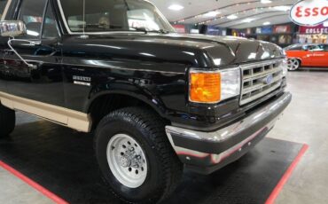 Ford-Bronco-Eddie-Bauer-4x4-SUV-1991-29