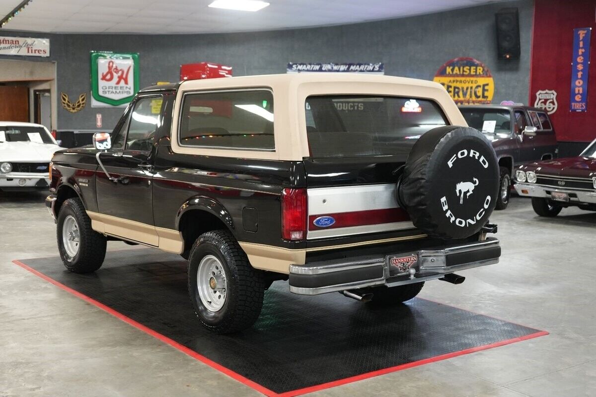 Ford-Bronco-Eddie-Bauer-4x4-SUV-1991-3