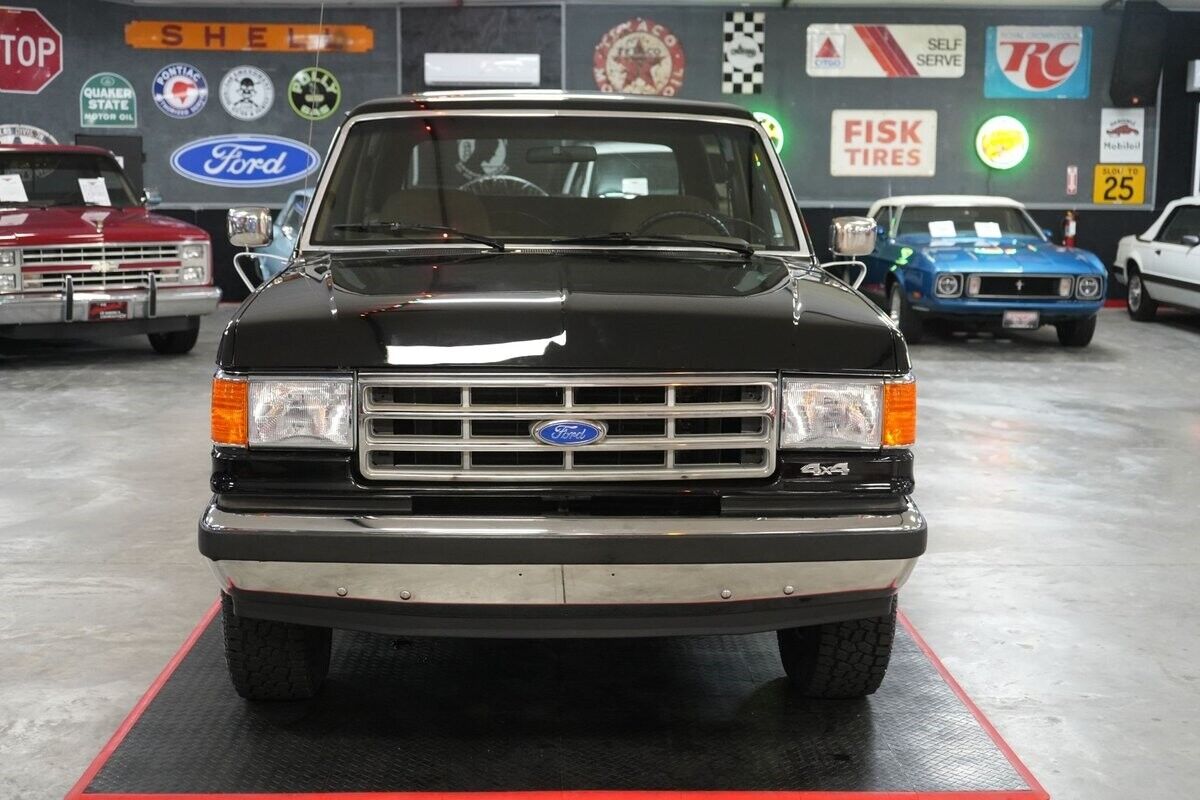 Ford-Bronco-Eddie-Bauer-4x4-SUV-1991-8