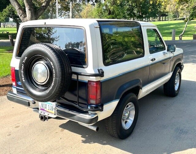 Ford-Bronco-II-SUV-1990-18