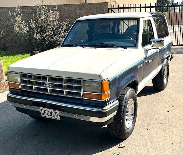 Ford-Bronco-II-SUV-1990-19