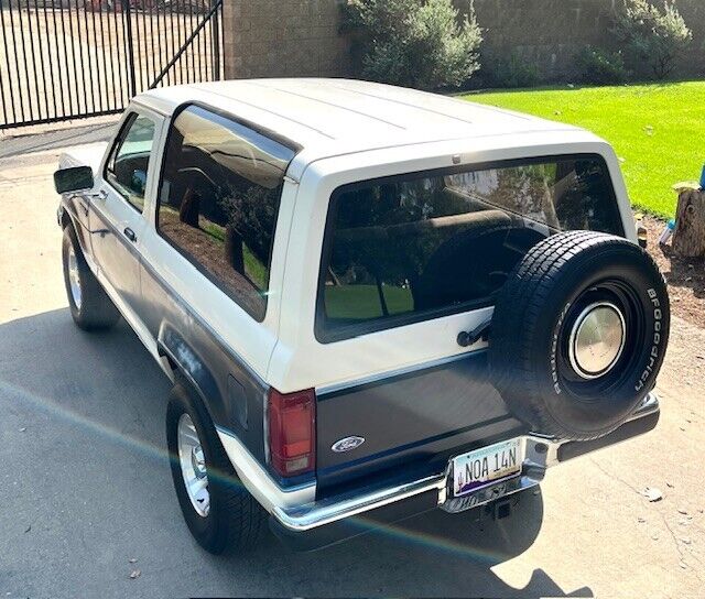 Ford-Bronco-II-SUV-1990-2