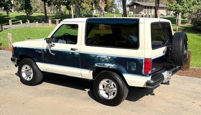 Ford-Bronco-II-SUV-1990-24