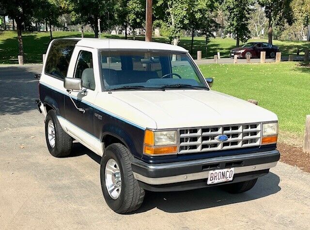 Ford-Bronco-II-SUV-1990-7