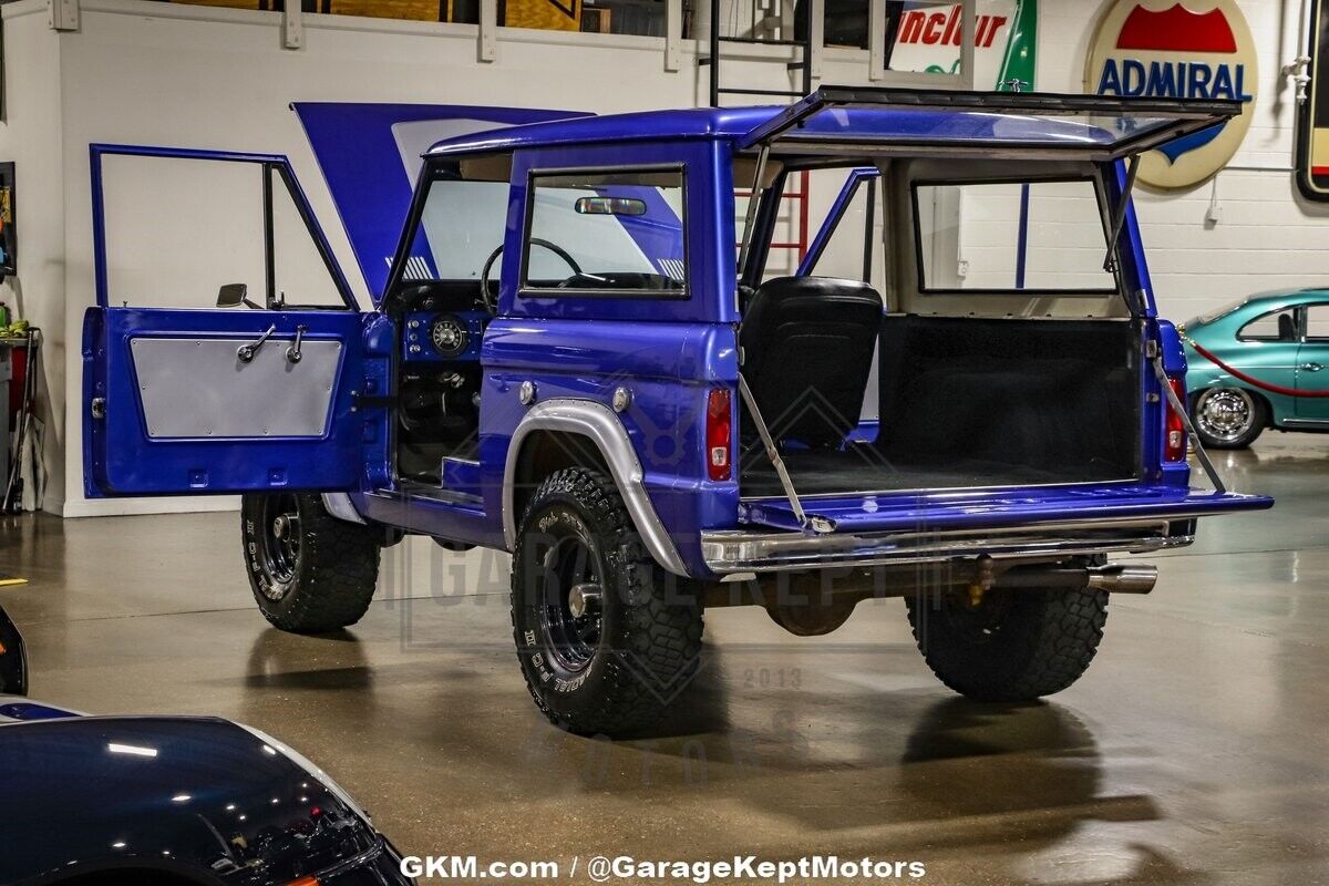 Ford-Bronco-SUV-1967-2