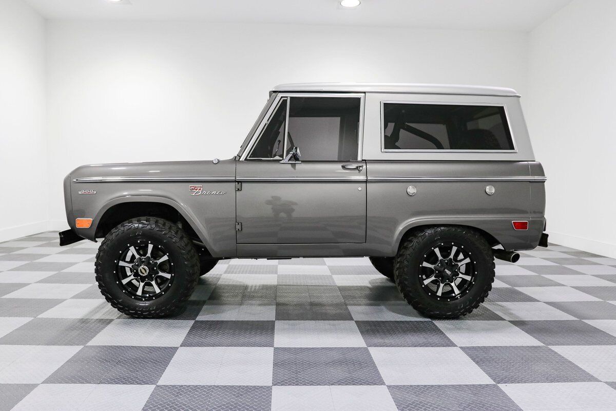 Ford-Bronco-SUV-1969-3