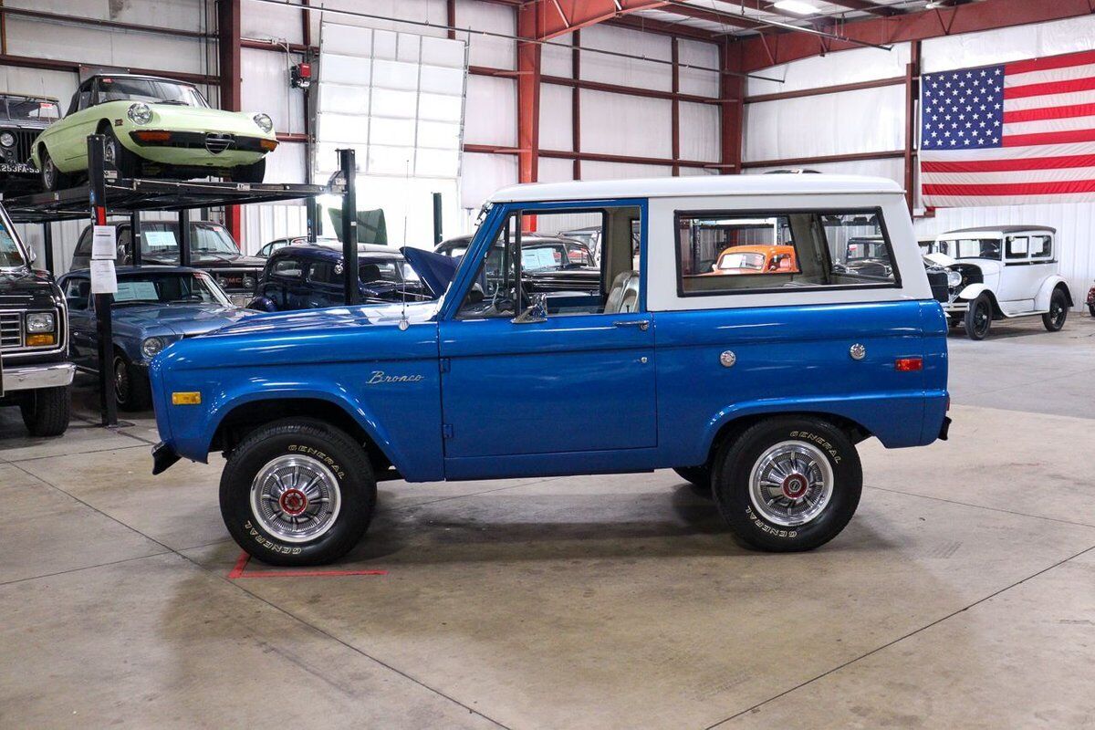 Ford-Bronco-SUV-1976-2