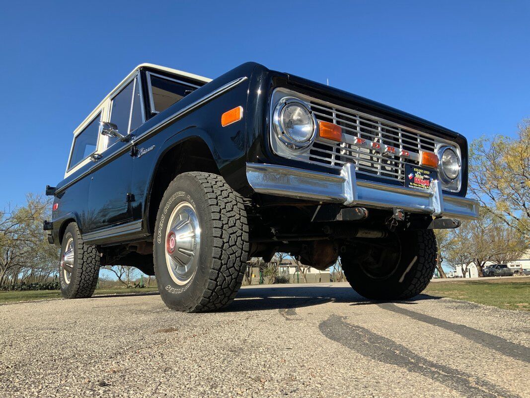 Ford-Bronco-SUV-1976-7