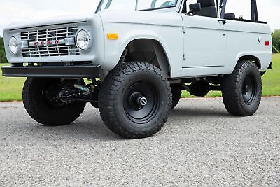 Ford-Bronco-SUV-1976-8