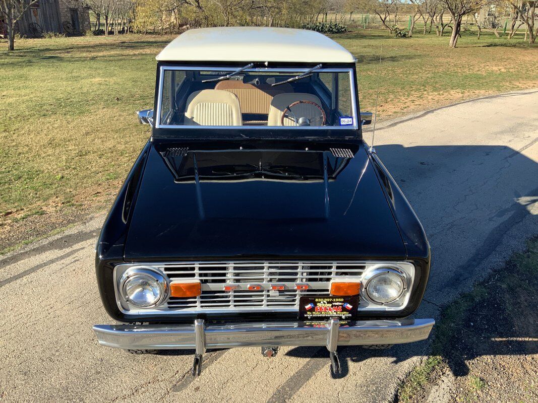 Ford-Bronco-SUV-1976-9