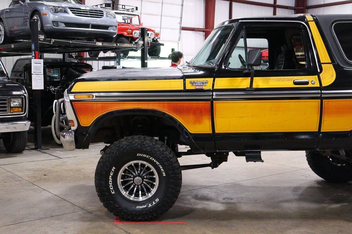 Ford-Bronco-SUV-1979-1