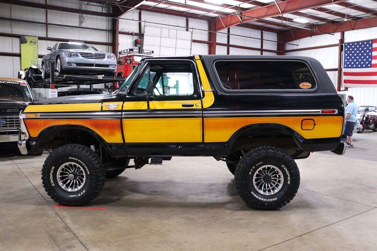 Ford-Bronco-SUV-1979-2