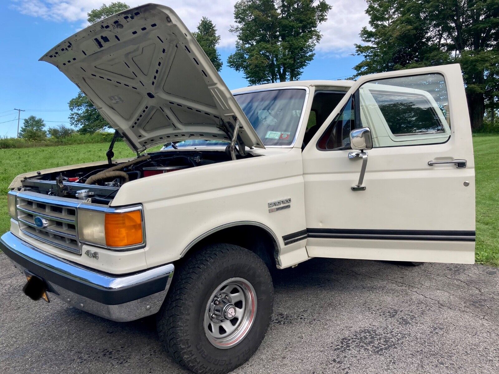 Ford Bronco SUV 1987