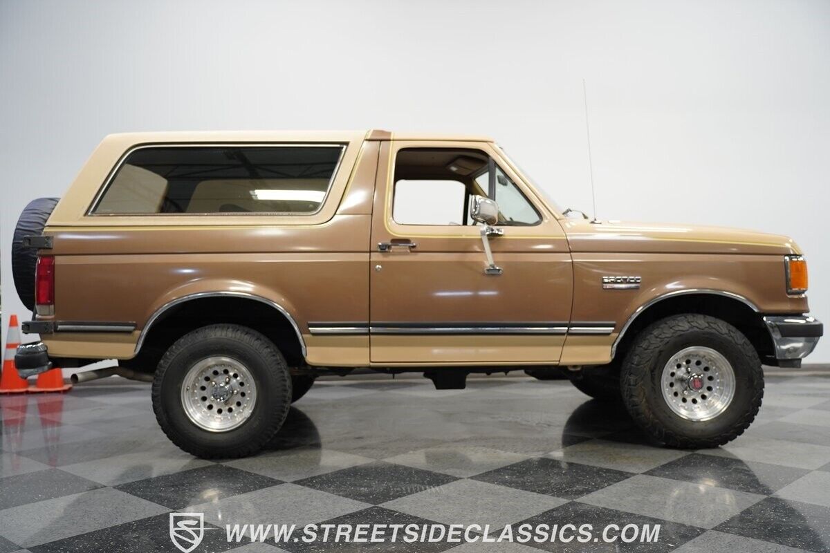 Ford-Bronco-SUV-1988-10