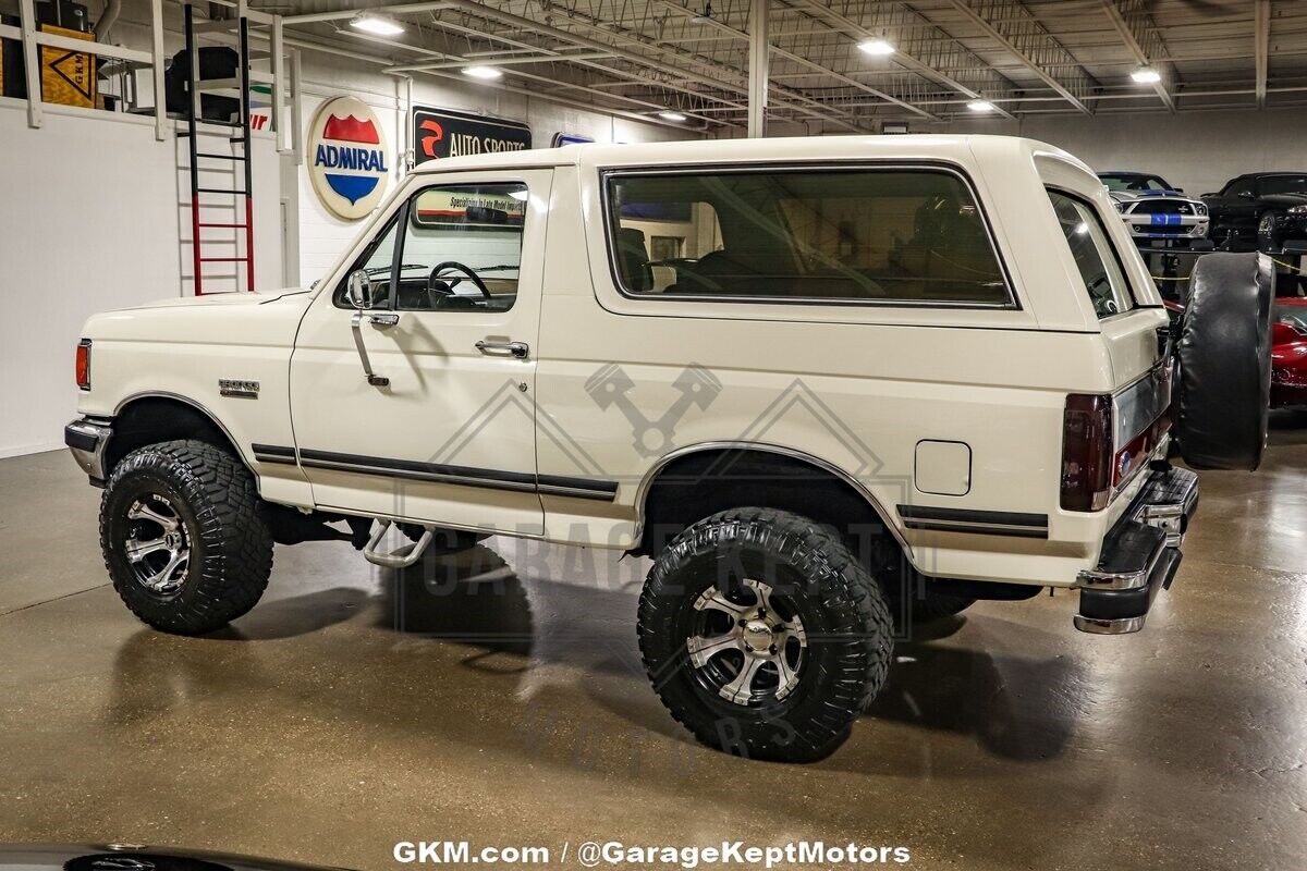 Ford-Bronco-SUV-1990-11