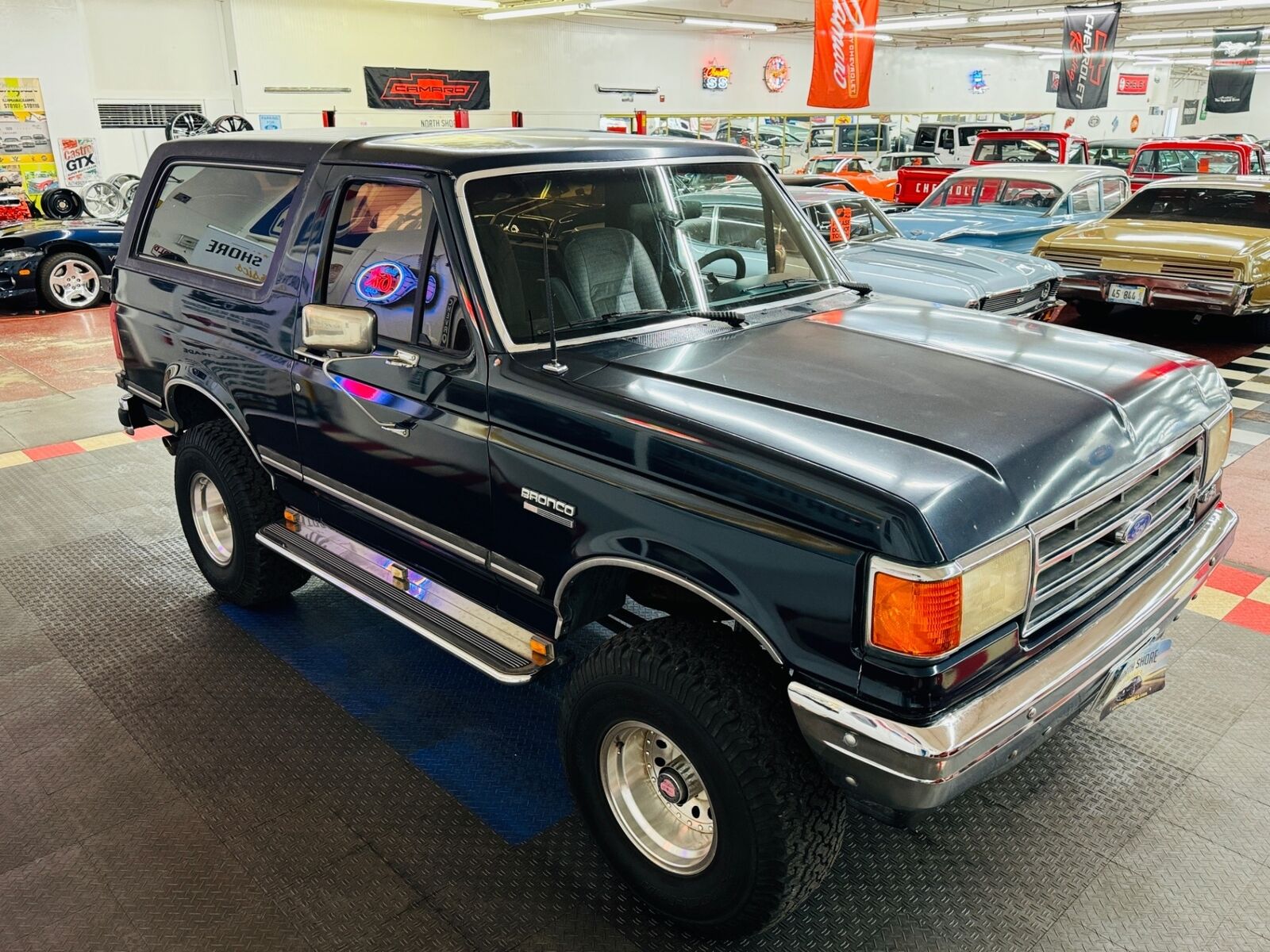 Ford-Bronco-SUV-1990-27