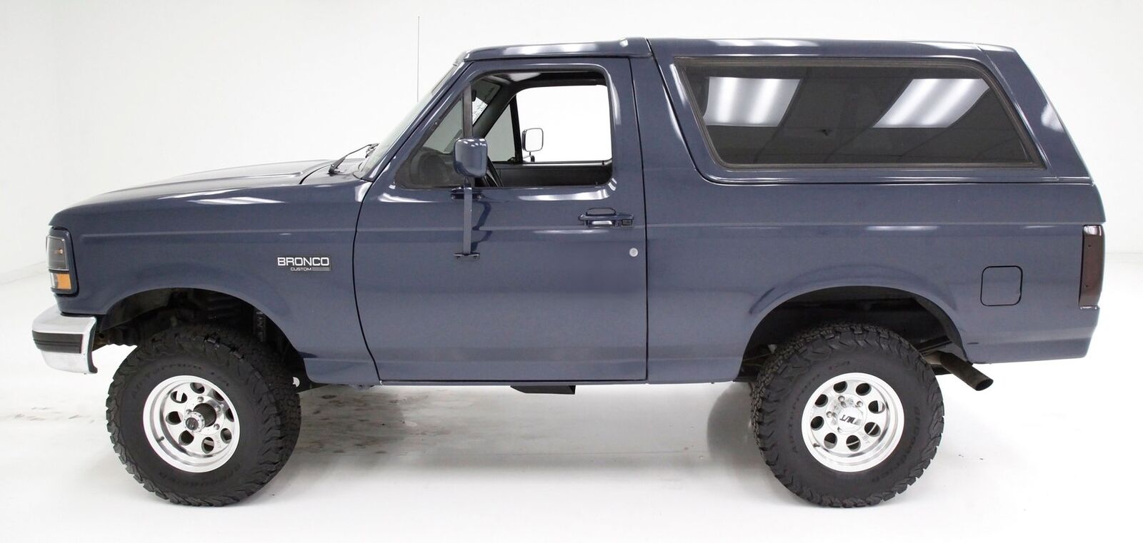 Ford-Bronco-SUV-1993-1