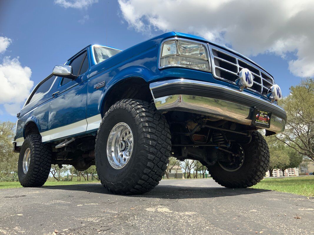 Ford-Bronco-SUV-1993-5