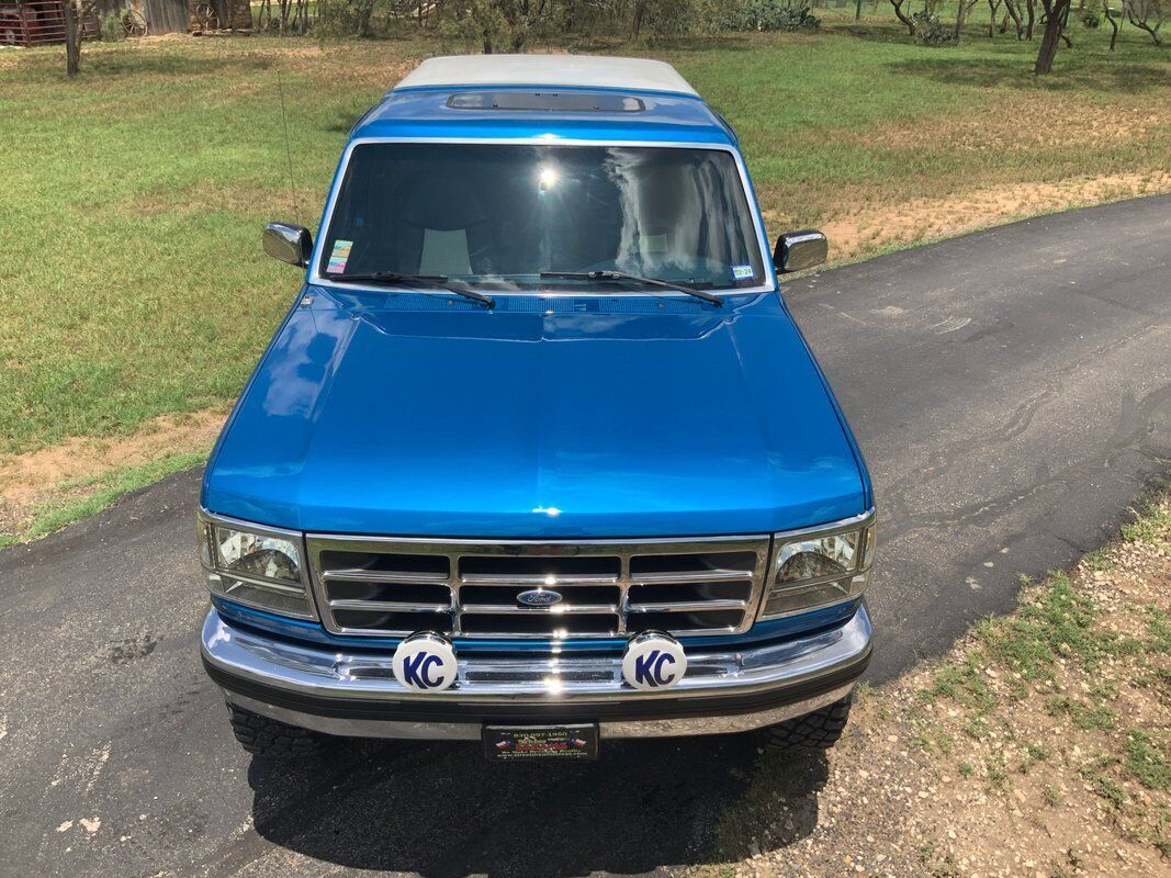 Ford-Bronco-SUV-1993-7