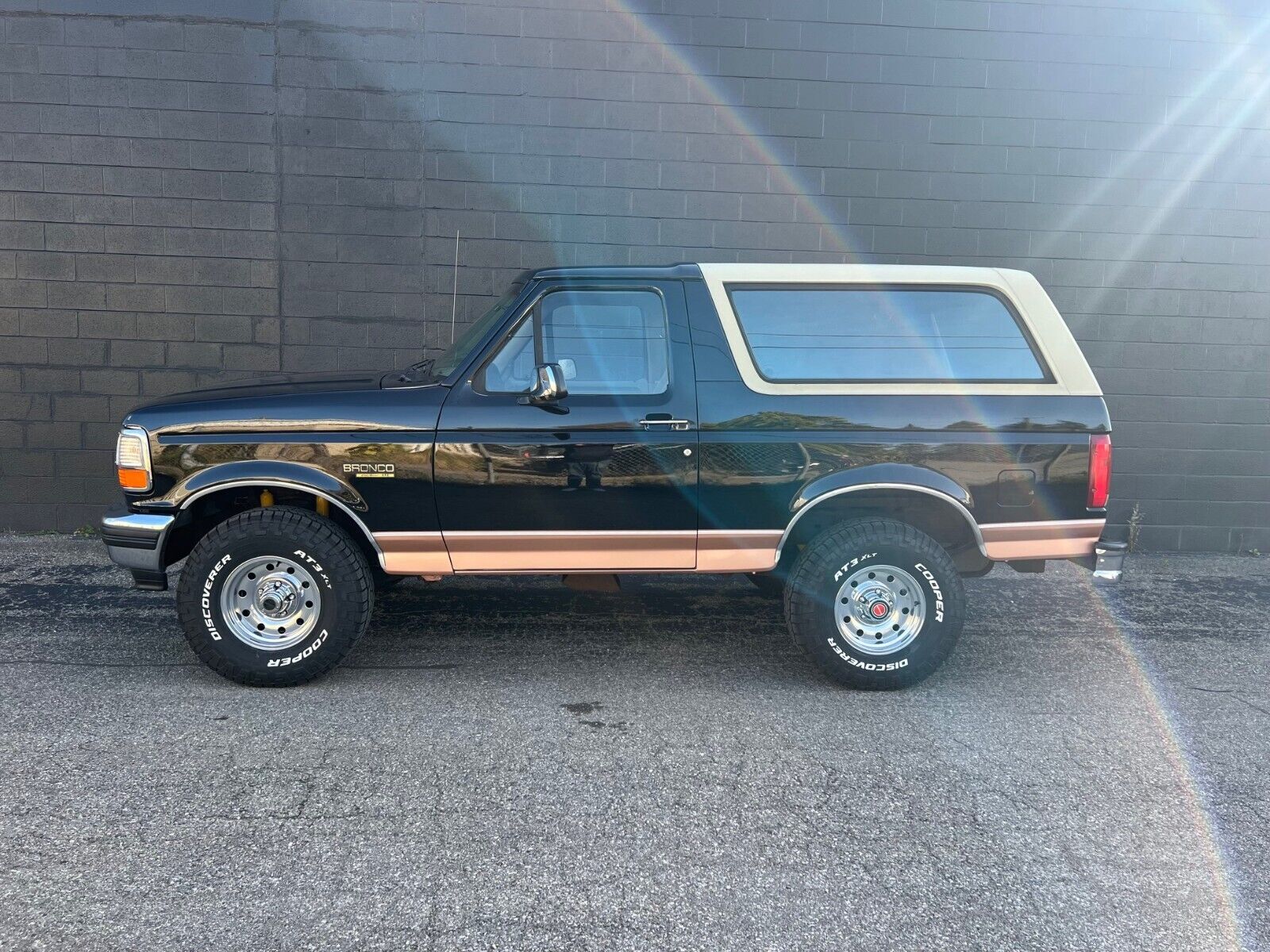 Ford-Bronco-SUV-1994-1