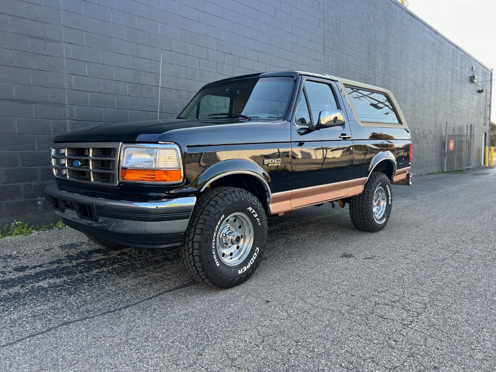 Ford Bronco SUV 1994