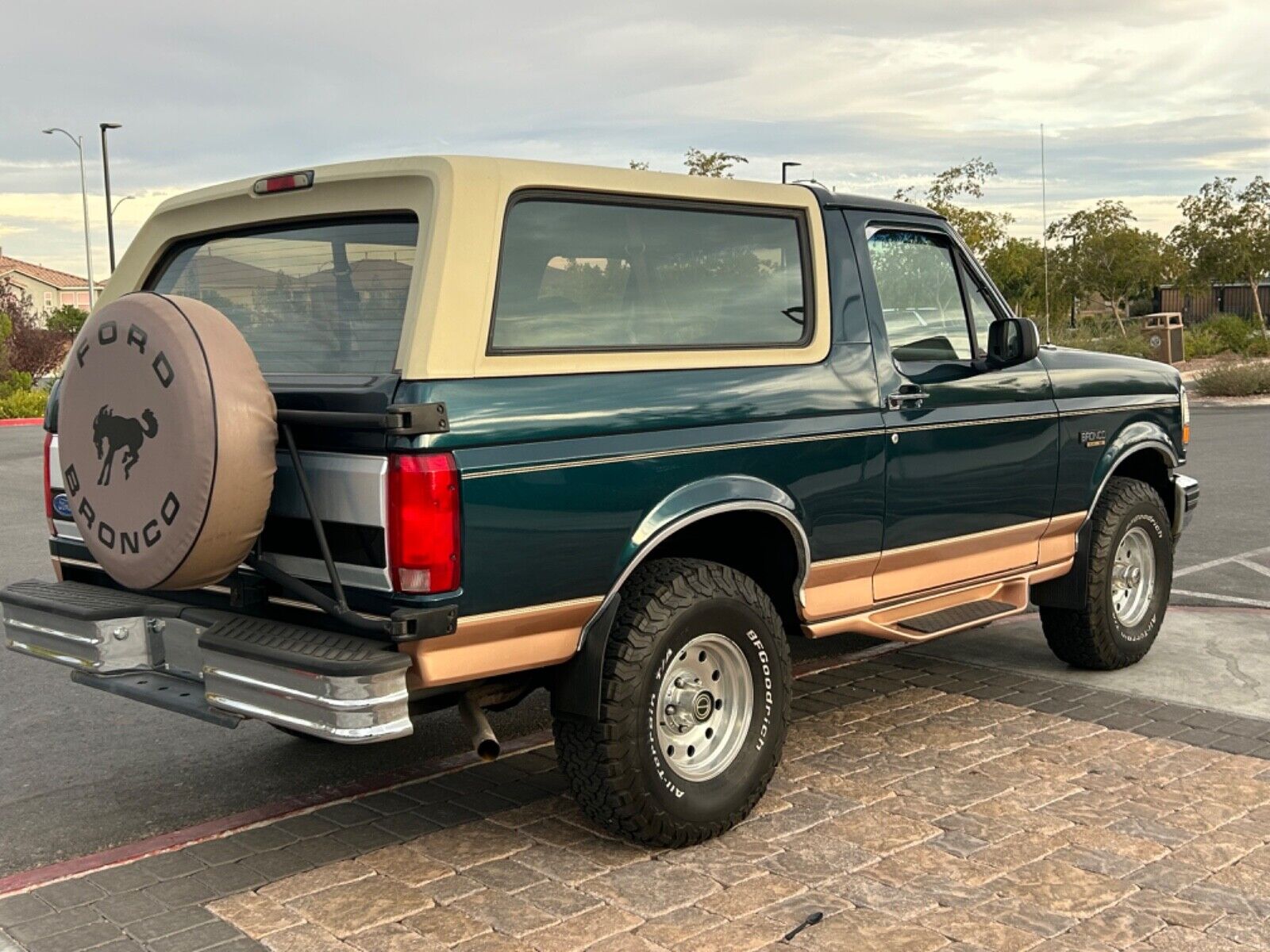 Ford-Bronco-SUV-1995-14