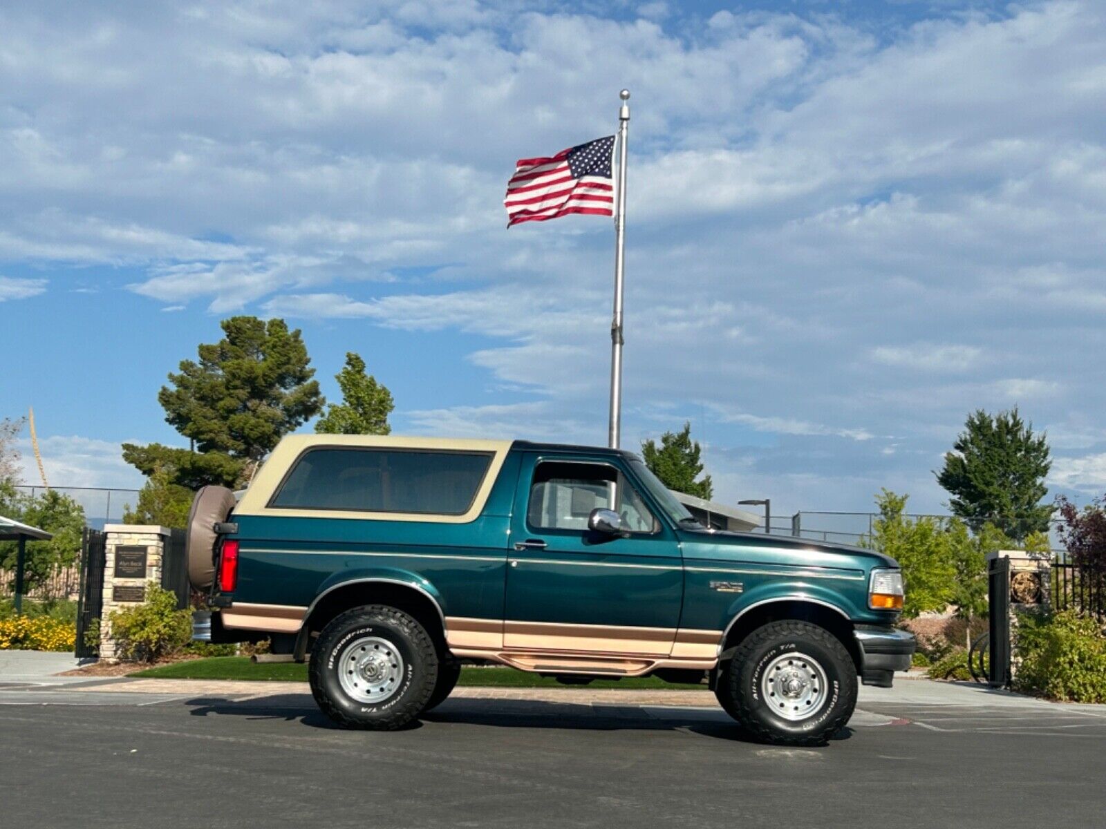 Ford-Bronco-SUV-1995-8